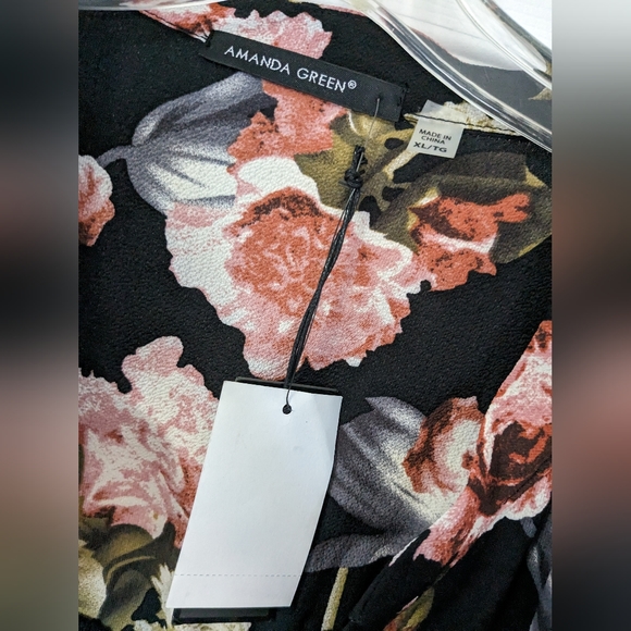 Brand new Amanda Green long tunic button up - Picture 3 of 4